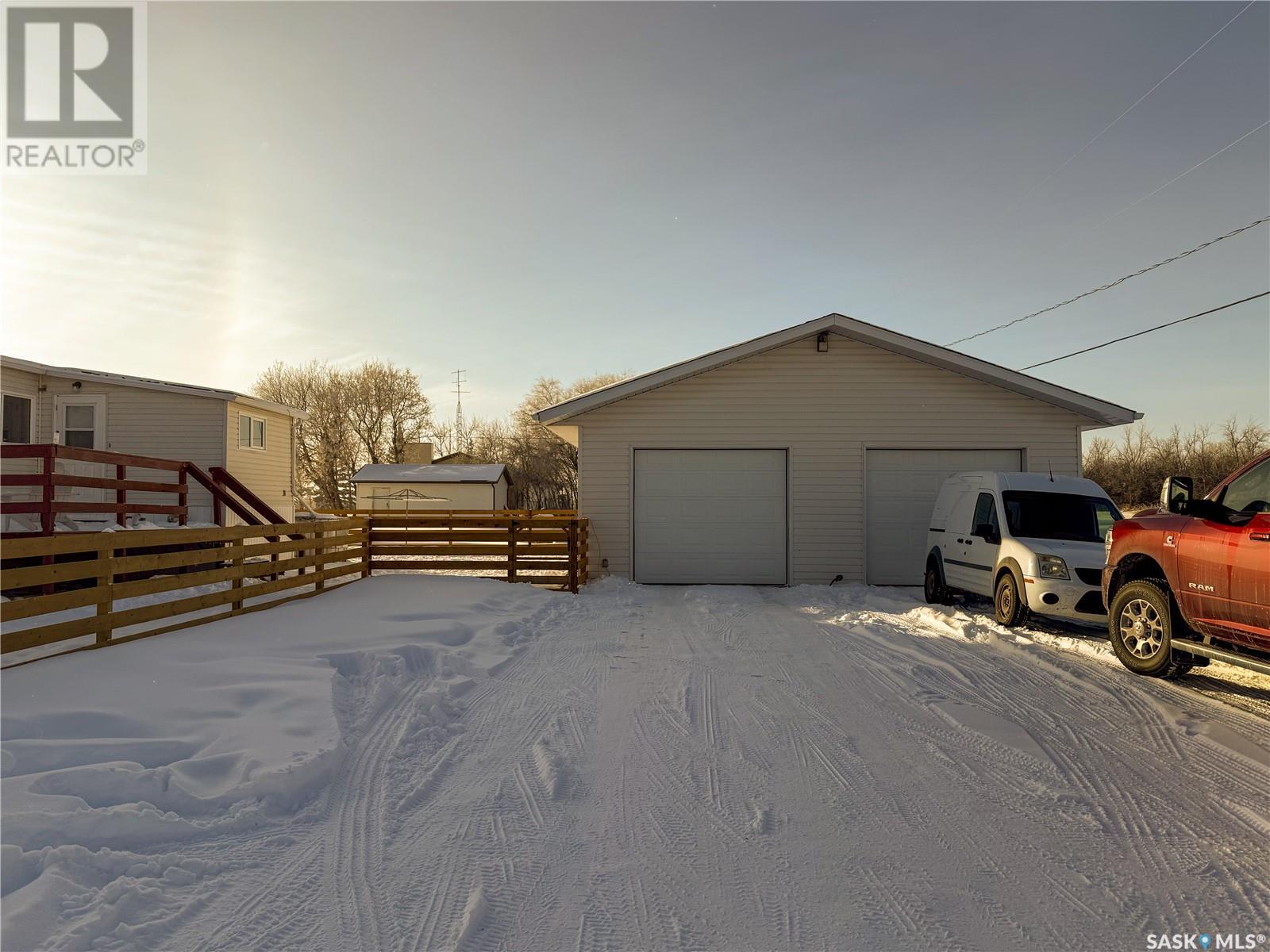 201 - 203 4th Avenue, Climax, Saskatchewan  S0N 0N0 - Photo 39 - SK996390