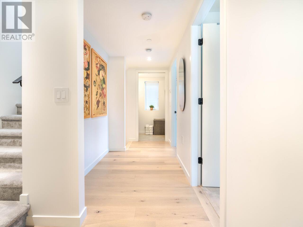 Listing Picture 17 of 30 : 904 E 37TH AVENUE, Vancouver / 溫哥華 - 魯藝地產 Yvonne Lu Group - MLS Medallion Club Member