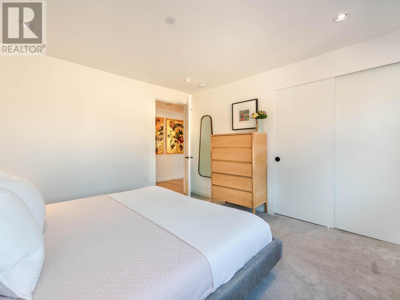 Listing Picture 10 of 30 : 904 E 37TH AVENUE, Vancouver / 溫哥華 - 魯藝地產 Yvonne Lu Group - MLS Medallion Club Member