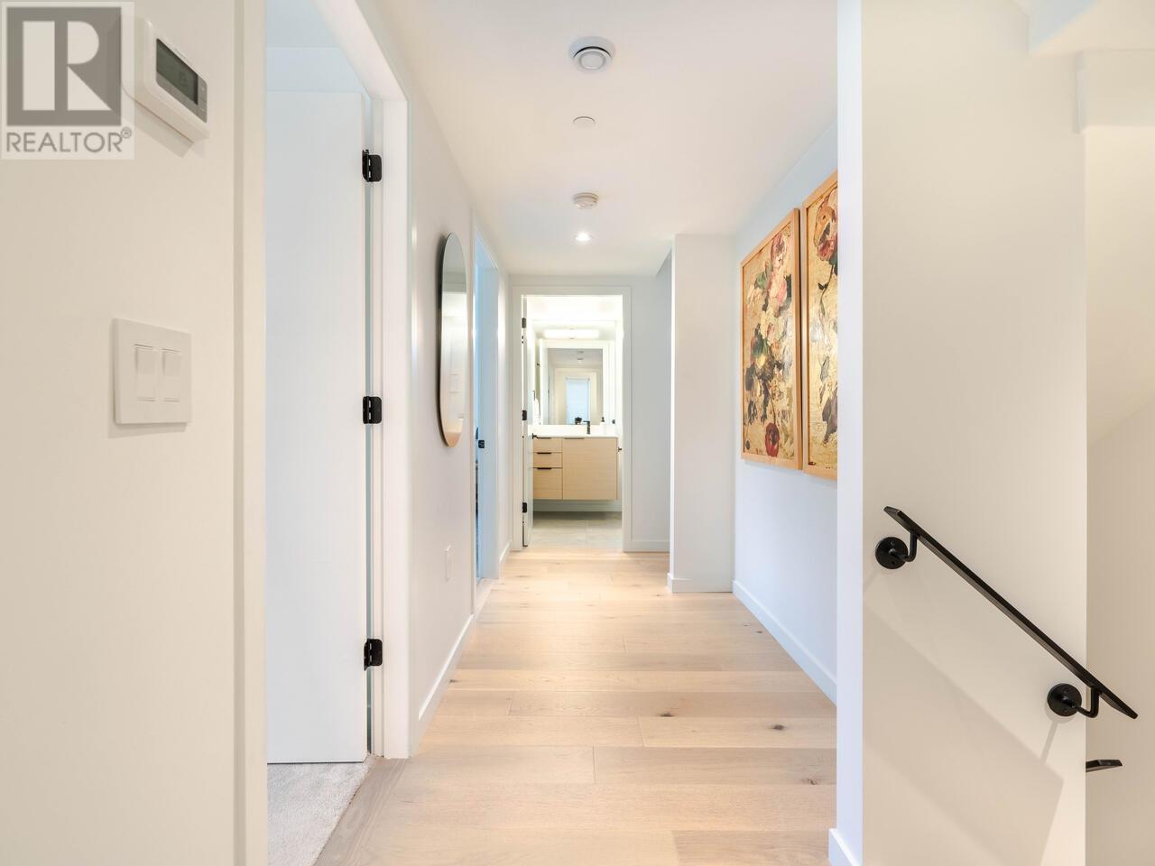 Listing Picture 16 of 30 : 904 E 37TH AVENUE, Vancouver / 溫哥華 - 魯藝地產 Yvonne Lu Group - MLS Medallion Club Member