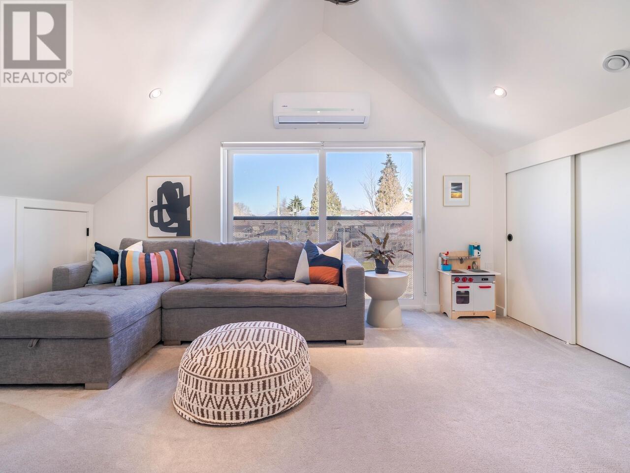 Listing Picture 20 of 30 : 904 E 37TH AVENUE, Vancouver / 溫哥華 - 魯藝地產 Yvonne Lu Group - MLS Medallion Club Member