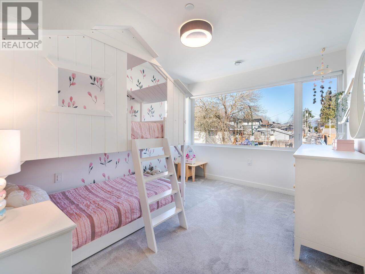 Listing Picture 13 of 30 : 904 E 37TH AVENUE, Vancouver / 溫哥華 - 魯藝地產 Yvonne Lu Group - MLS Medallion Club Member