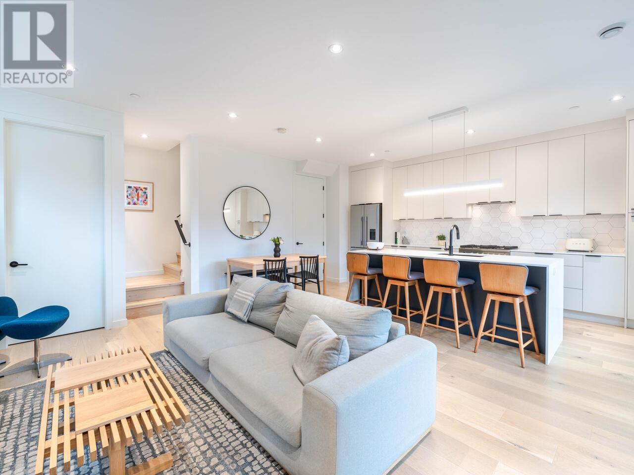 Listing Picture 7 of 30 : 904 E 37TH AVENUE, Vancouver / 溫哥華 - 魯藝地產 Yvonne Lu Group - MLS Medallion Club Member