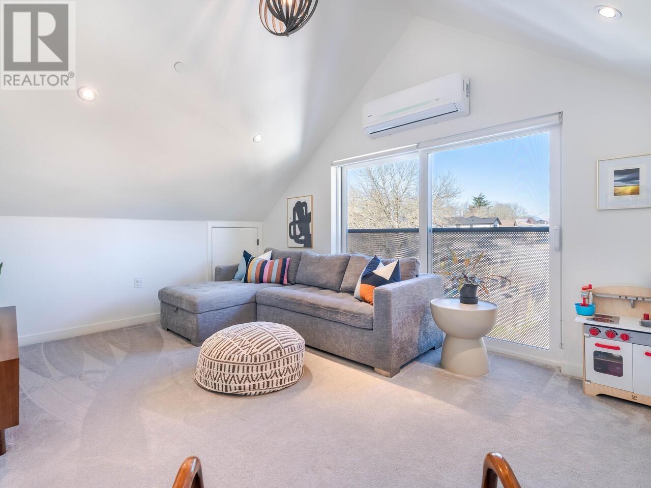 Listing Picture 19 of 30 : 904 E 37TH AVENUE, Vancouver / 溫哥華 - 魯藝地產 Yvonne Lu Group - MLS Medallion Club Member