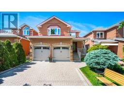 112 RAVENSCLIFFE COURT, Brampton, Ontario