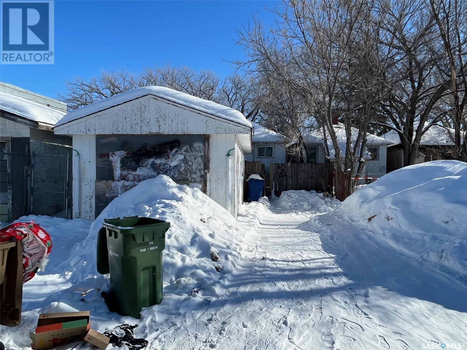 1112 Rae Street, Regina, Saskatchewan  S4T 2B8 - Photo 2 - SK996393