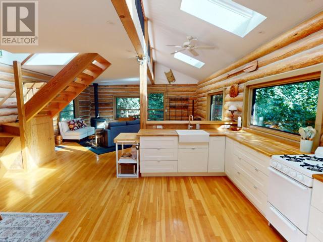 1580 Vancouver Blvd, Savary Island, British Columbia   - Photo 4 - 18712