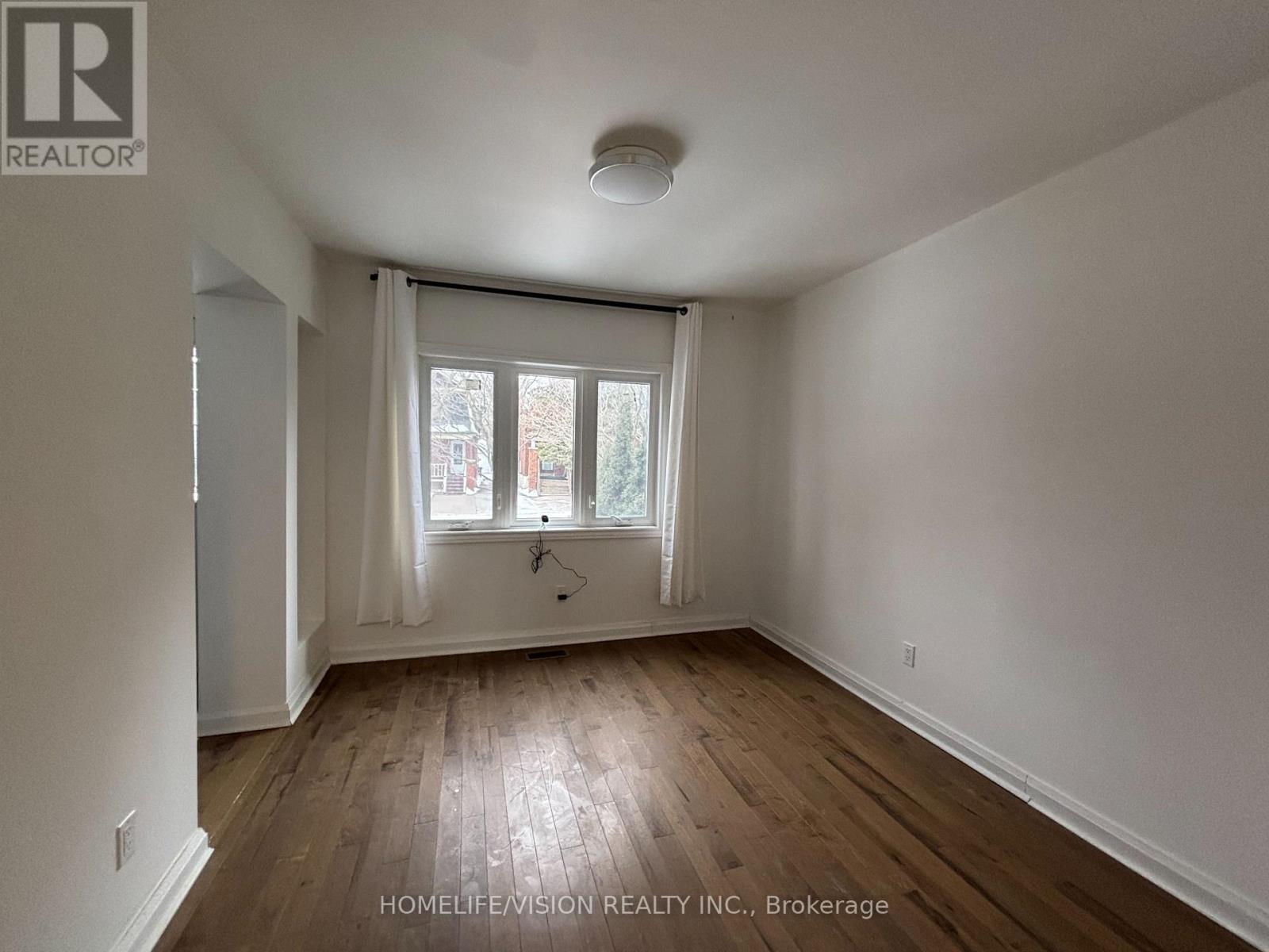 Main - 143 Belgravia Avenue, Toronto, Ontario  M6E 2M6 - Photo 3 - W11984095