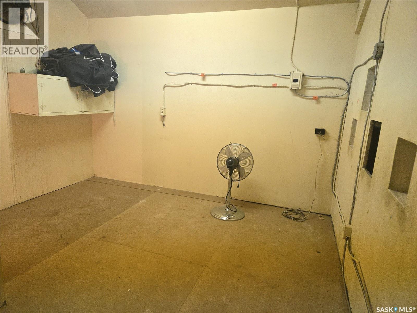 143 Aberdeen Street, Elbow, Saskatchewan  S0H 1J0 - Photo 45 - SK996359