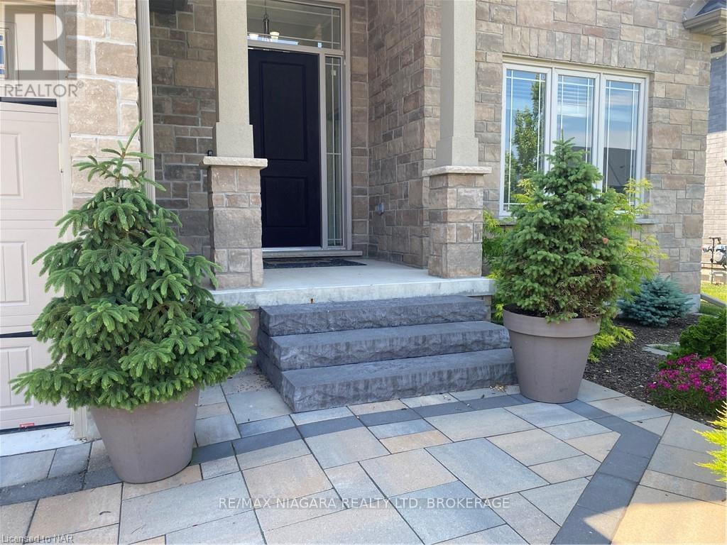 Property at 254 LANCASTER DRIVE image 2