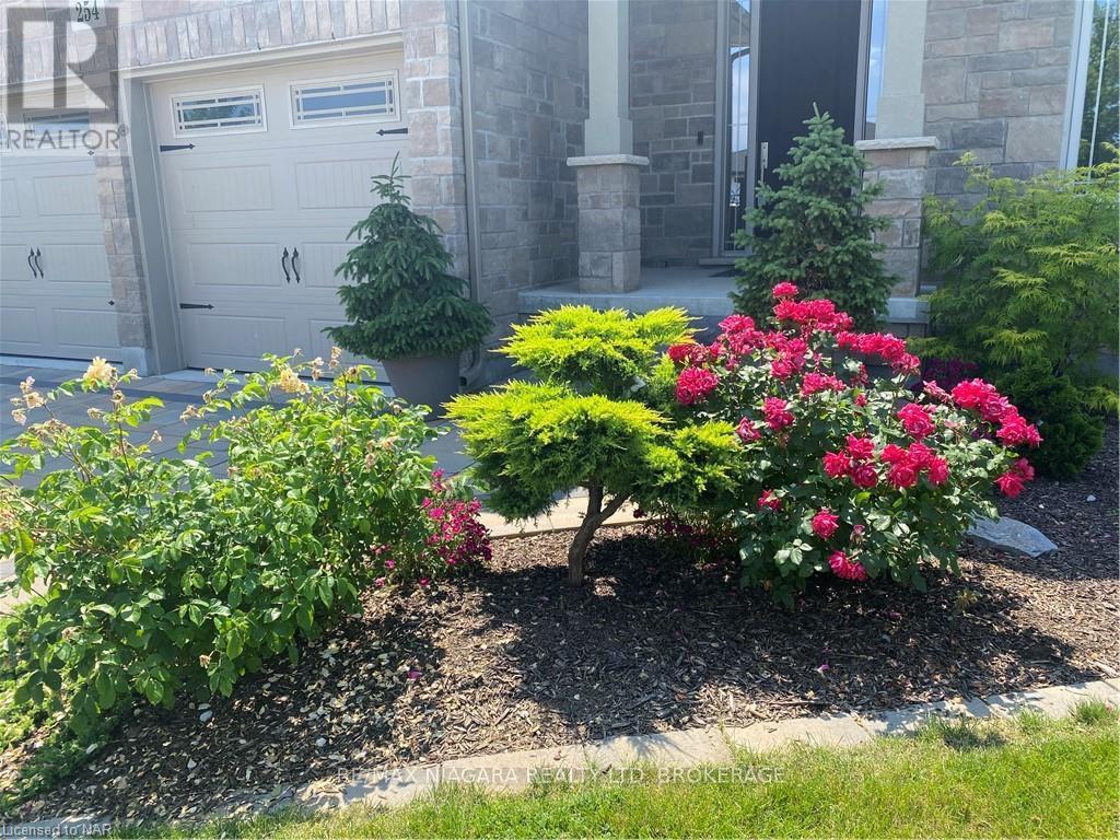Property at 254 LANCASTER DRIVE image 3