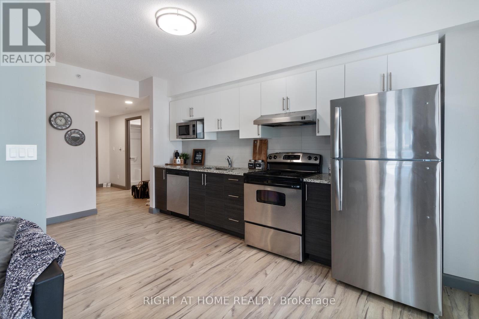 Property at 156 - 258A SUNVIEW STREET N image 2