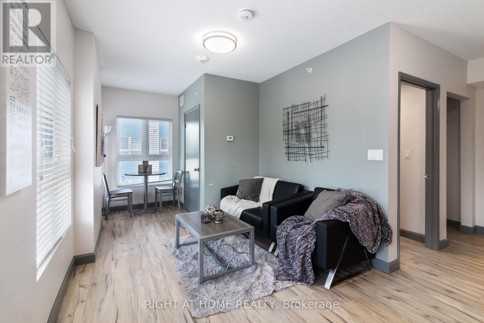 Property at 156 - 258A SUNVIEW STREET N image 3