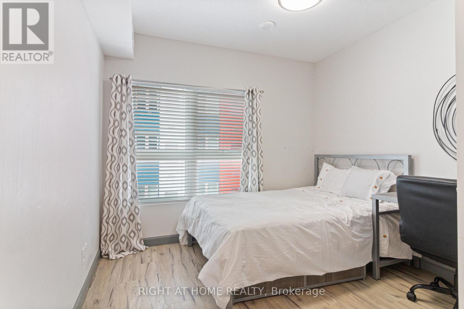 156 - 258a Sunview Street N, Waterloo, Ontario  N2L 0H6 - Photo 8 - X11984110