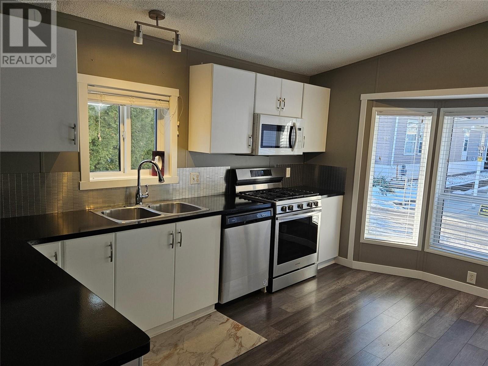 1518 Hwy 3a Unit# 8, Keremeos, British Columbia  V0X 1N6 - Photo 3 - 10336113