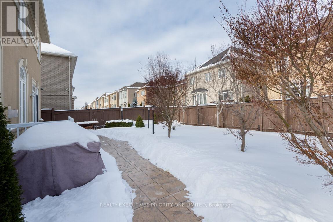 86 Chatfield Drive, Vaughan (Vellore Village), Ontario  L4H 3L4 - Photo 6 - N11984138