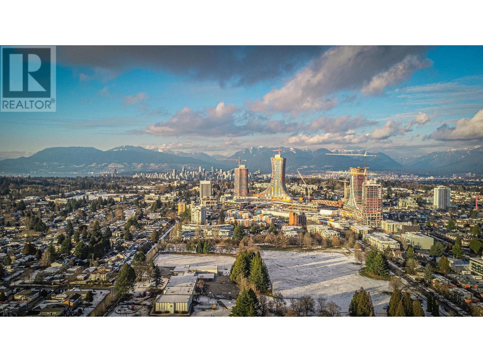 Listing Picture 10 of 14 : 692 W 51ST AVENUE, Vancouver / 溫哥華 - 魯藝地產 Yvonne Lu Group - MLS Medallion Club Member