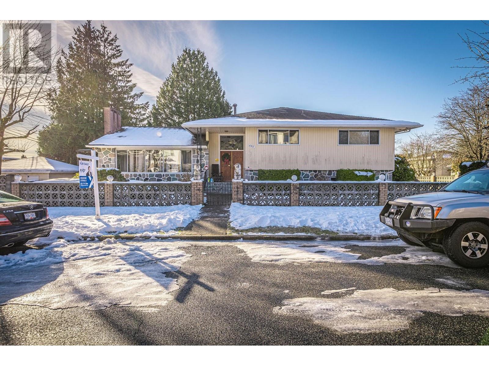 Listing Picture 5 of 14 : 692 W 51ST AVENUE, Vancouver / 溫哥華 - 魯藝地產 Yvonne Lu Group - MLS Medallion Club Member