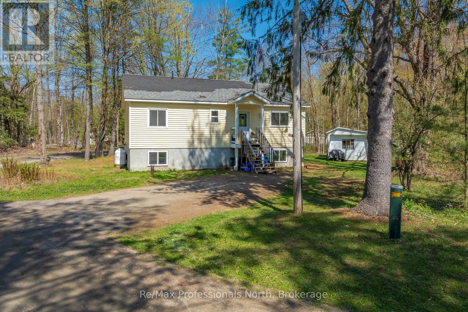 1011 Fitchett Lane, Gravenhurst, Ontario  P1P 1R3 - Photo 2 - X11915210