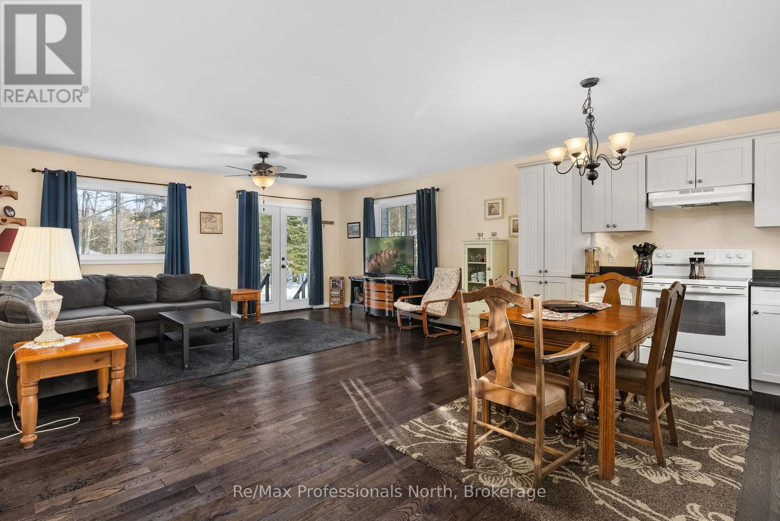 1011 Fitchett Lane, Gravenhurst, Ontario  P1P 1R3 - Photo 4 - X11915210