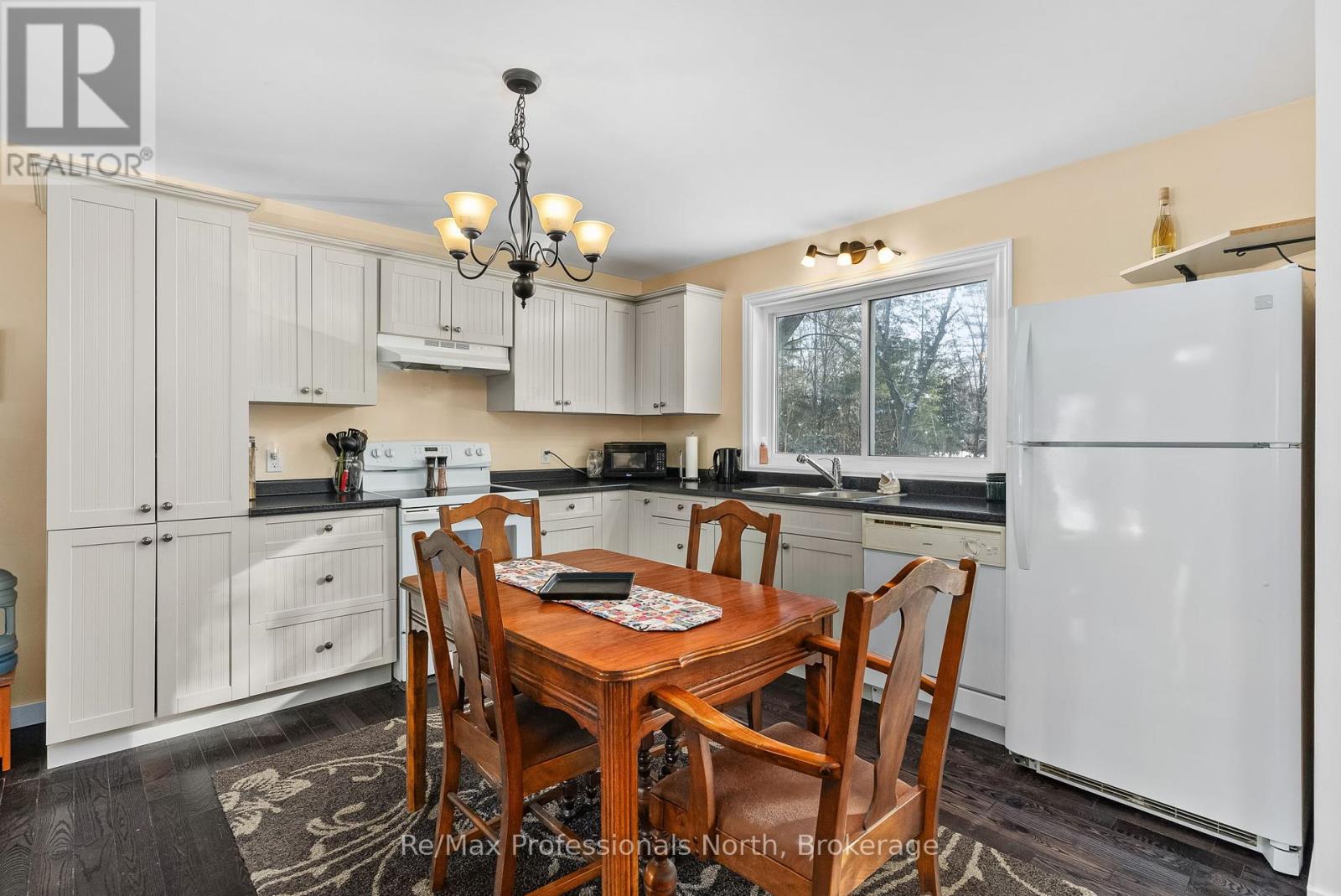 1011 Fitchett Lane, Gravenhurst, Ontario  P1P 1R3 - Photo 8 - X11915210
