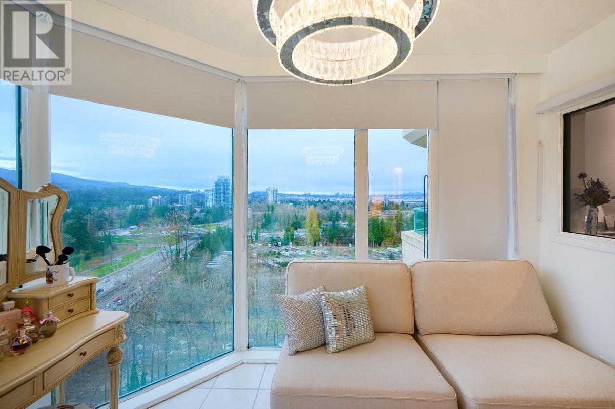 Property at 19A 338 TAYLOR WAY image 2