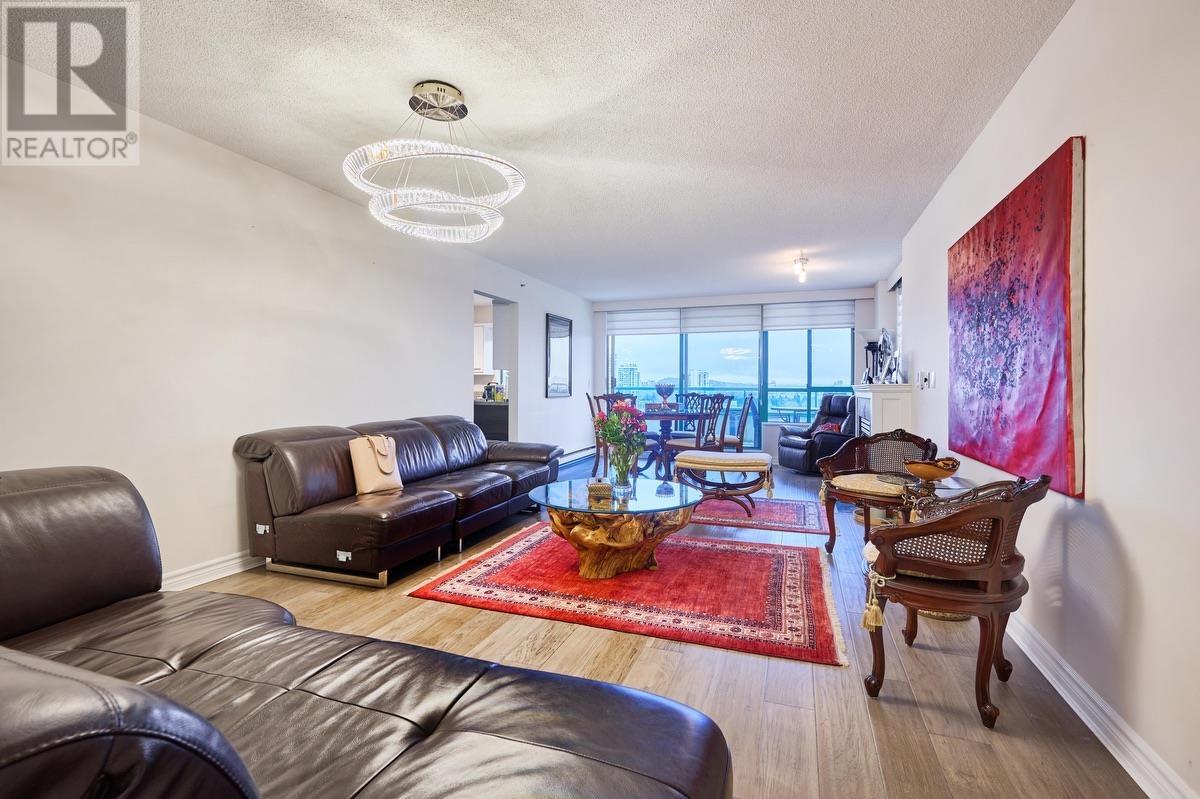 Property at 19A 338 TAYLOR WAY image 4