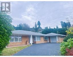 290 W BALMORAL ROAD, North Vancouver, British Columbia