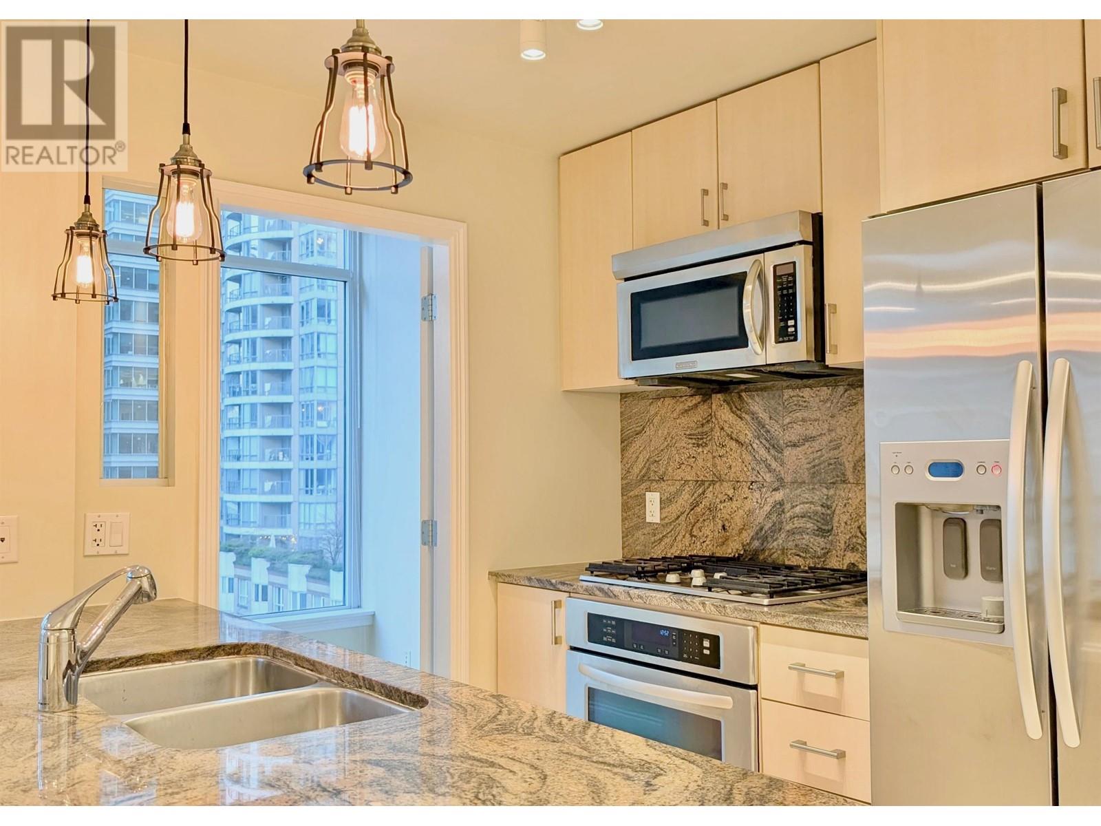 Listing Picture 13 of 40 : 801 1211 MELVILLE STREET, Vancouver / 溫哥華 - 魯藝地產 Yvonne Lu Group - MLS Medallion Club Member