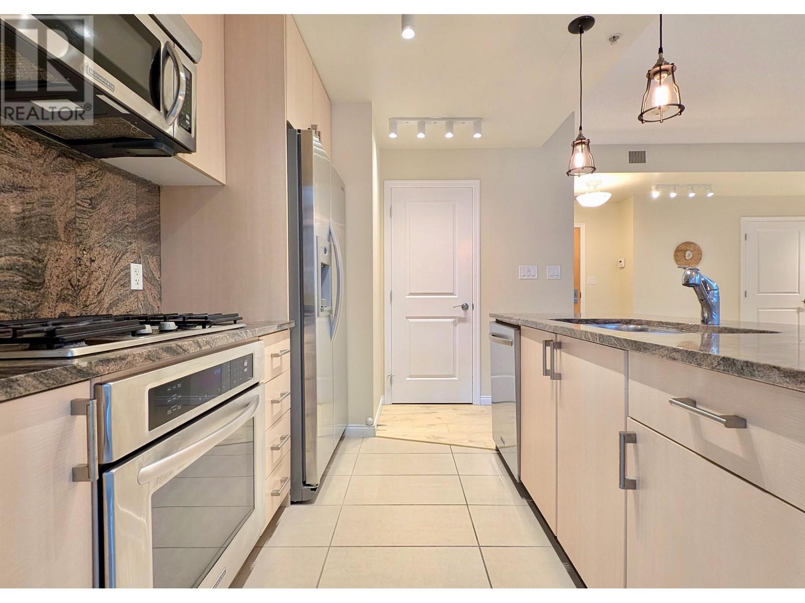 Listing Picture 14 of 40 : 801 1211 MELVILLE STREET, Vancouver / 溫哥華 - 魯藝地產 Yvonne Lu Group - MLS Medallion Club Member