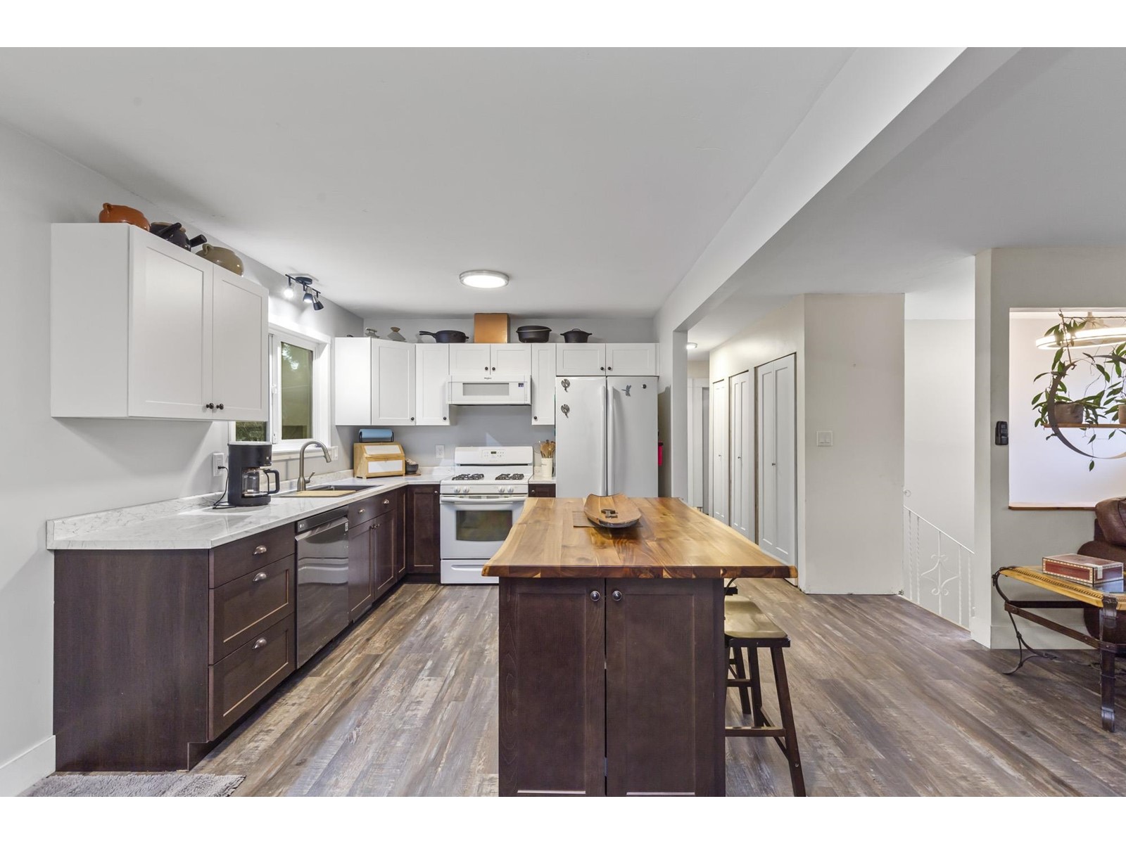 32127 Holiday Avenue, Mission, British Columbia  V2V 2N3 - Photo 8 - R2968228
