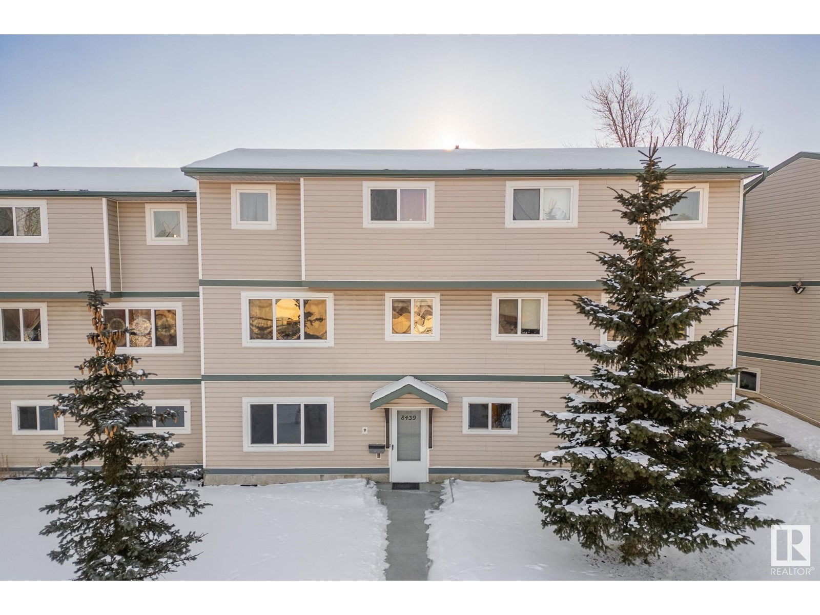 Property at 8439 29 AV NW image 1