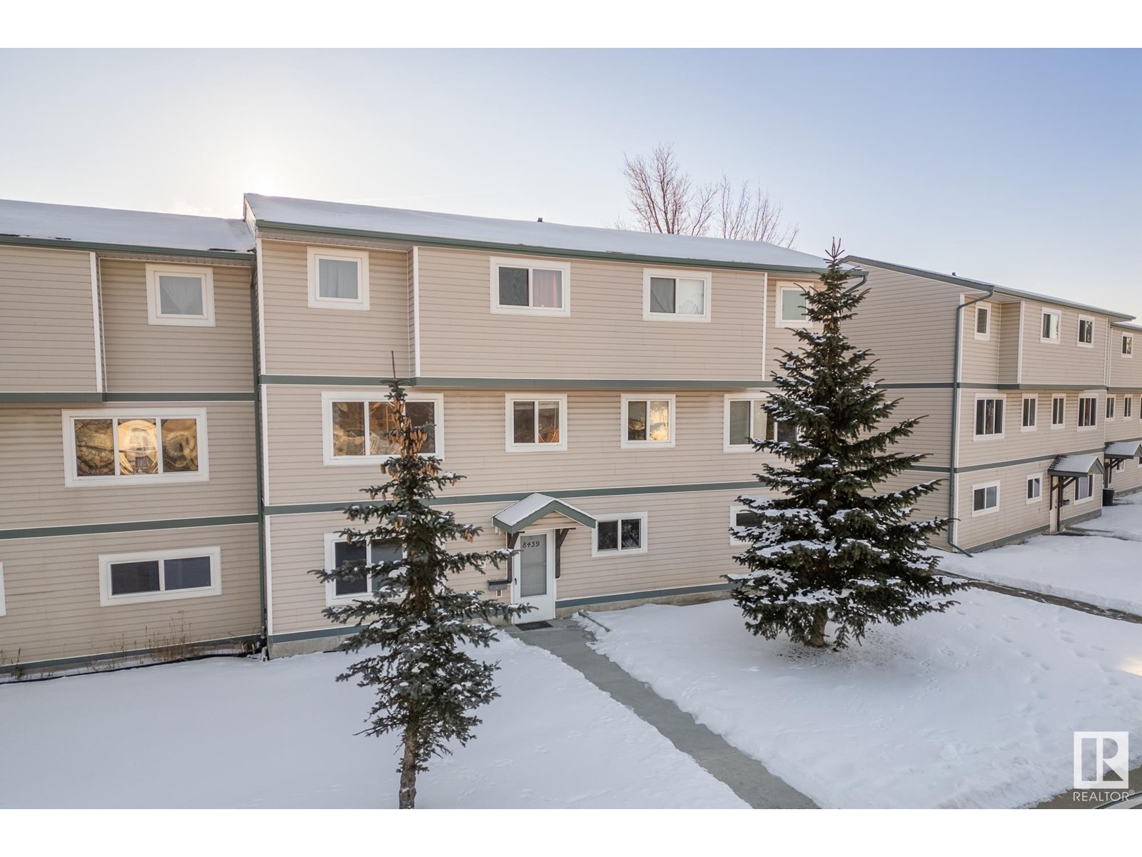 Property at 8439 29 AV NW image 2
