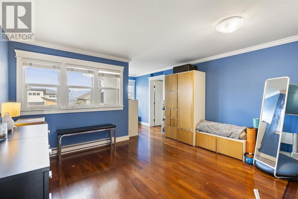 Listing Picture 11 of 40 : 5006 MAITLAND STREET, Burnaby / 本拿比 - 魯藝地產 Yvonne Lu Group - MLS Medallion Club Member
