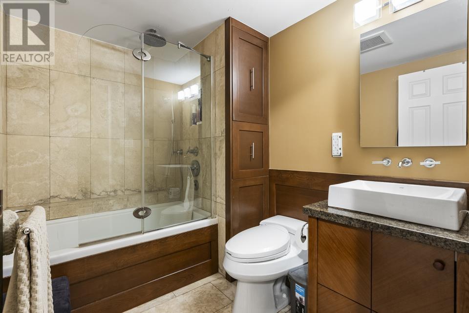 Listing Picture 14 of 40 : 5006 MAITLAND STREET, Burnaby / 本拿比 - 魯藝地產 Yvonne Lu Group - MLS Medallion Club Member