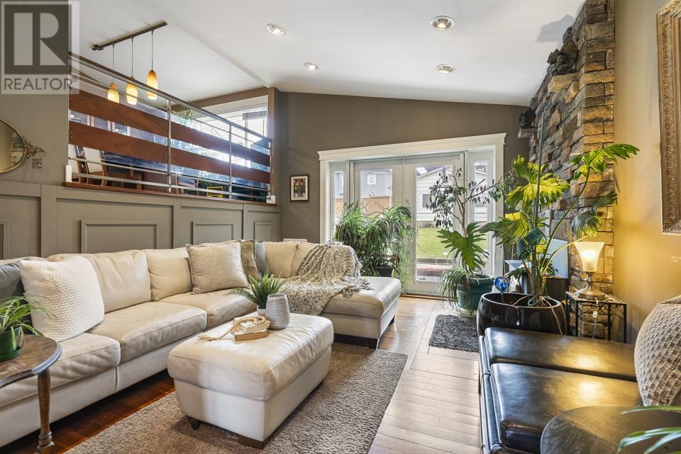 Listing Picture 4 of 40 : 5006 MAITLAND STREET, Burnaby / 本拿比 - 魯藝地產 Yvonne Lu Group - MLS Medallion Club Member