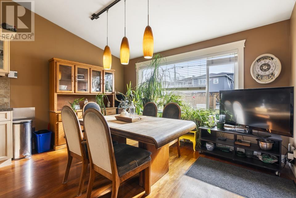 Listing Picture 7 of 40 : 5006 MAITLAND STREET, Burnaby / 本拿比 - 魯藝地產 Yvonne Lu Group - MLS Medallion Club Member