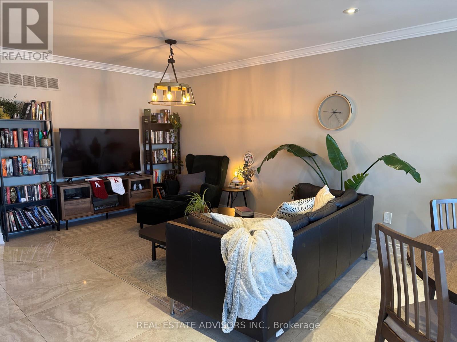 Property at 17 AGINCOURT ROAD image 5