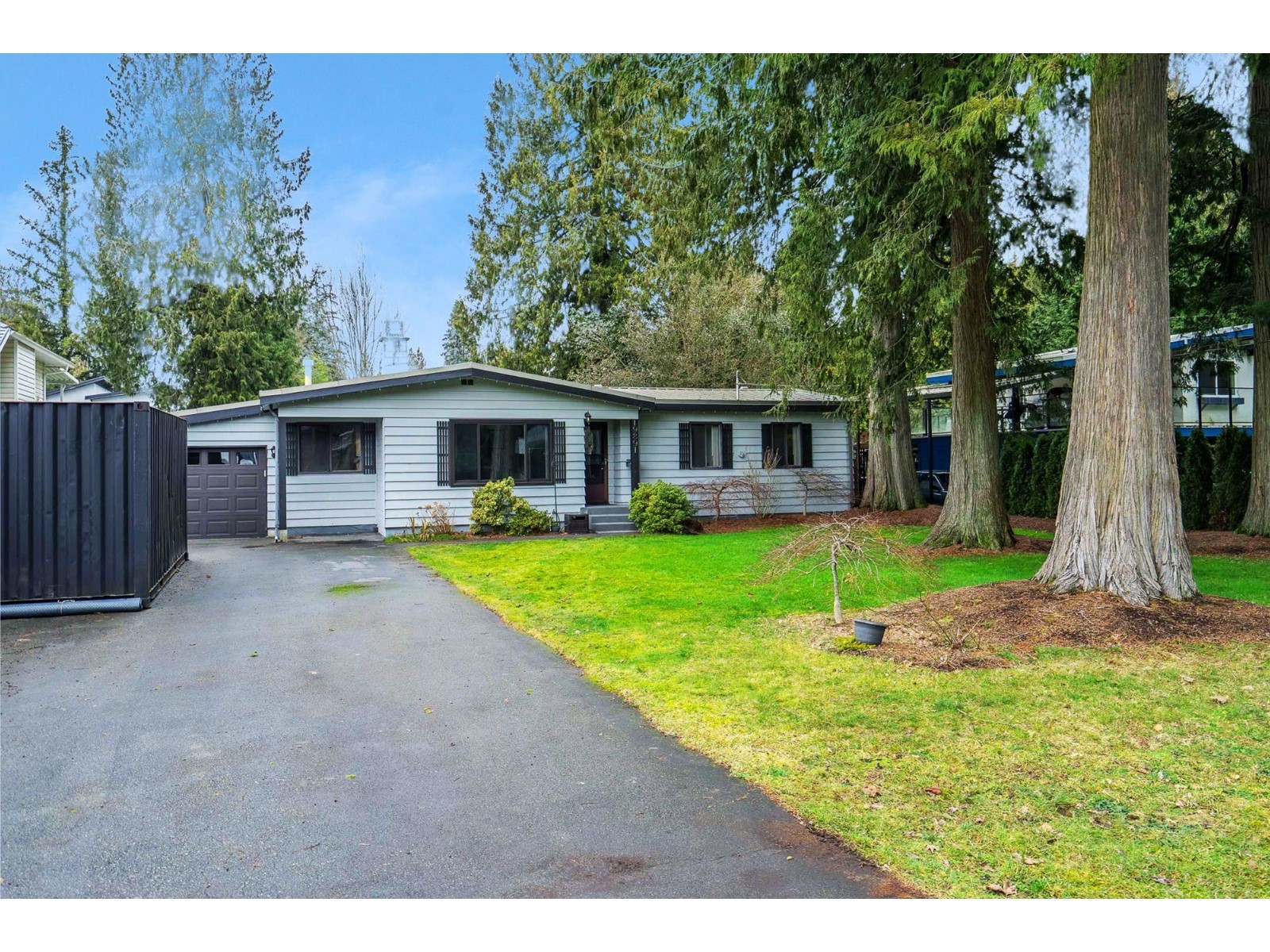 19891 43a Avenue, Langley, British Columbia  V3A 3C3 - Photo 2 - R2969151