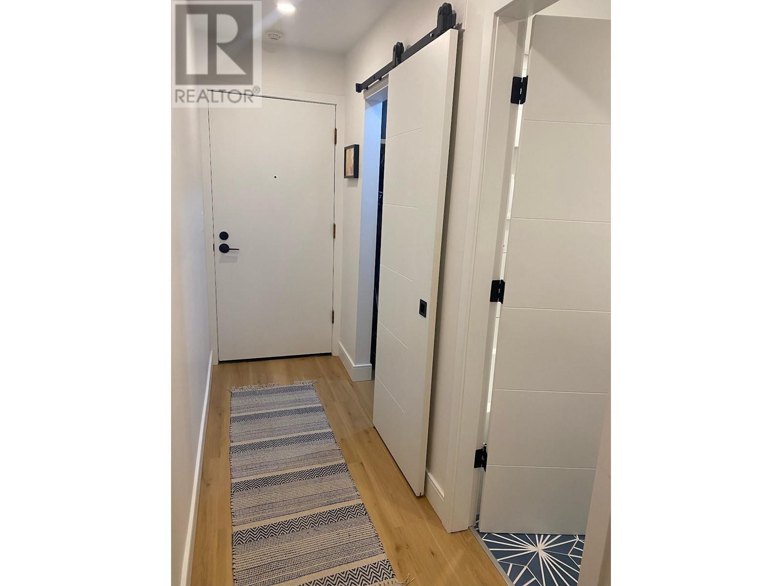 Listing Picture 2 of 20 : 115 330 E 7TH AVENUE, Vancouver / 溫哥華 - 魯藝地產 Yvonne Lu Group - MLS Medallion Club Member