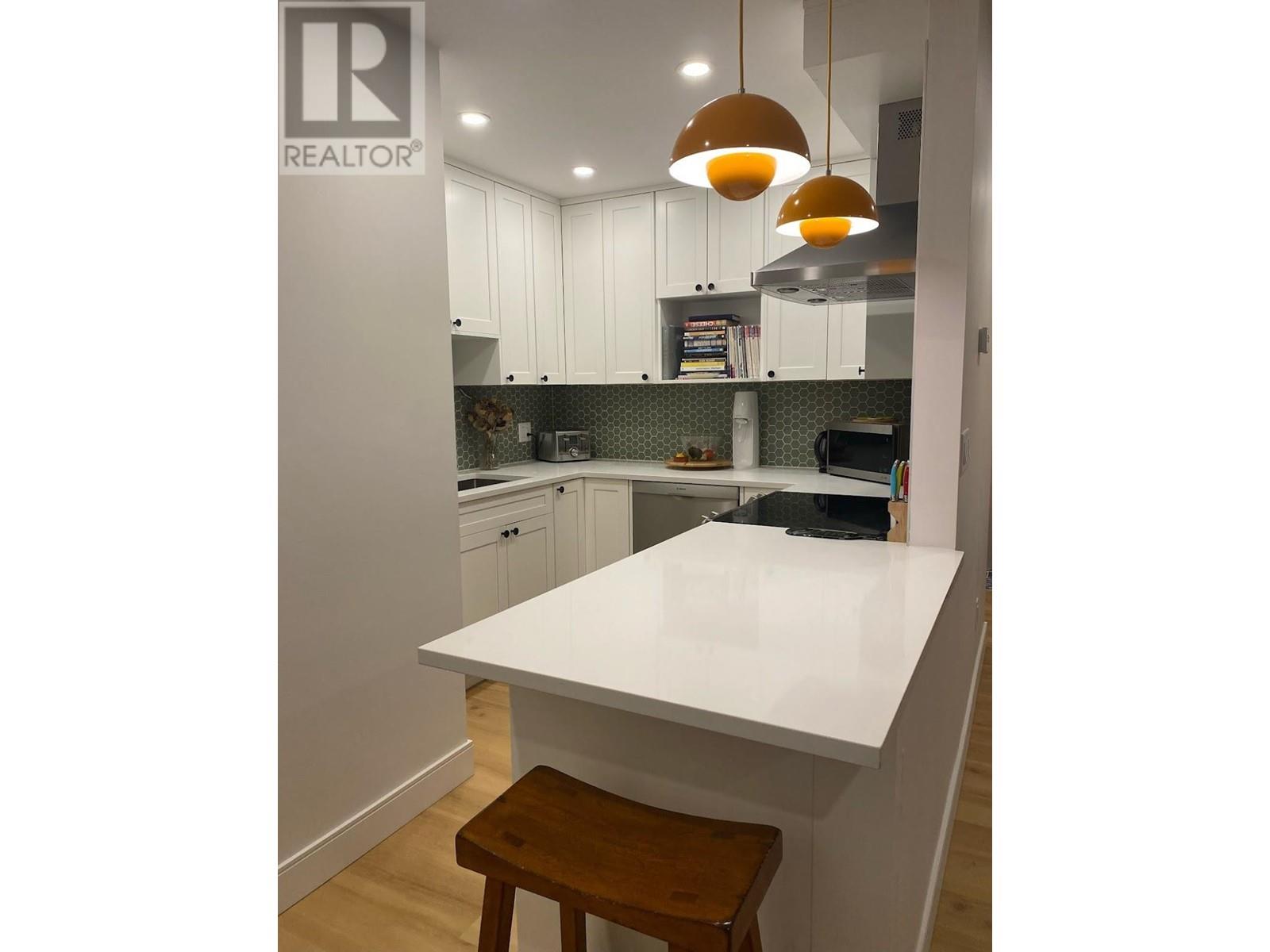 Listing Picture 8 of 20 : 115 330 E 7TH AVENUE, Vancouver / 溫哥華 - 魯藝地產 Yvonne Lu Group - MLS Medallion Club Member