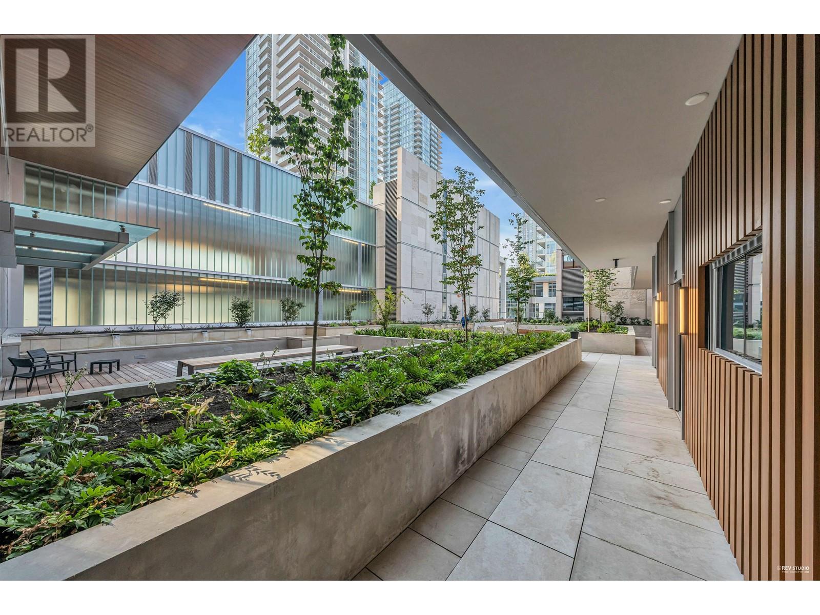 Listing Picture 28 of 31 : 2509 6000 MCKAY AVENUE, Burnaby / 本拿比 - 魯藝地產 Yvonne Lu Group - MLS Medallion Club Member