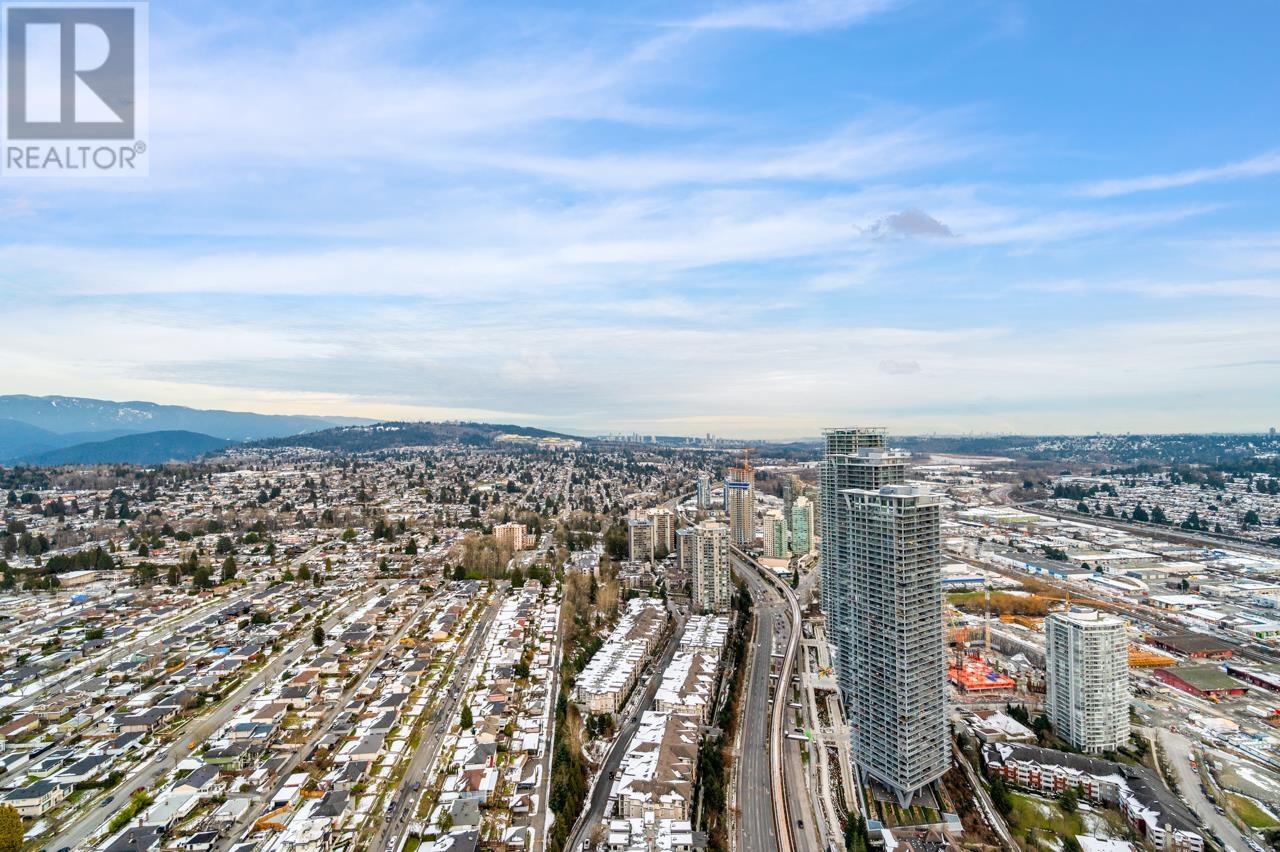 Listing Picture 16 of 36 : 4911 4650 BRENTWOOD BOULEVARD, Burnaby / 本拿比 - 魯藝地產 Yvonne Lu Group - MLS Medallion Club Member