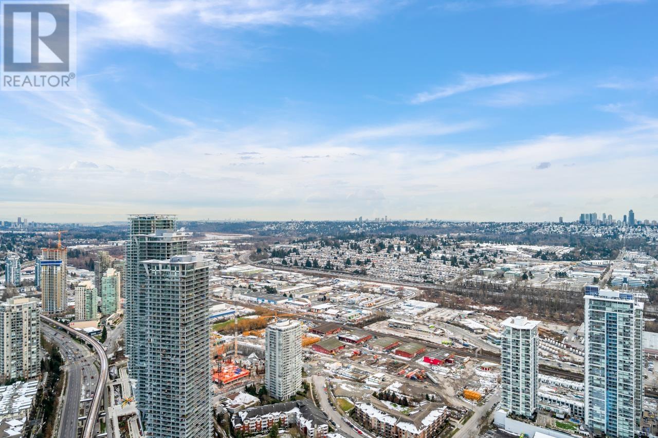 Listing Picture 17 of 36 : 4911 4650 BRENTWOOD BOULEVARD, Burnaby / 本拿比 - 魯藝地產 Yvonne Lu Group - MLS Medallion Club Member