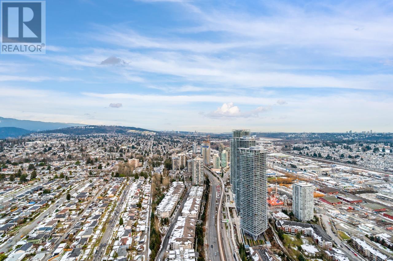 Listing Picture 21 of 36 : 4911 4650 BRENTWOOD BOULEVARD, Burnaby / 本拿比 - 魯藝地產 Yvonne Lu Group - MLS Medallion Club Member