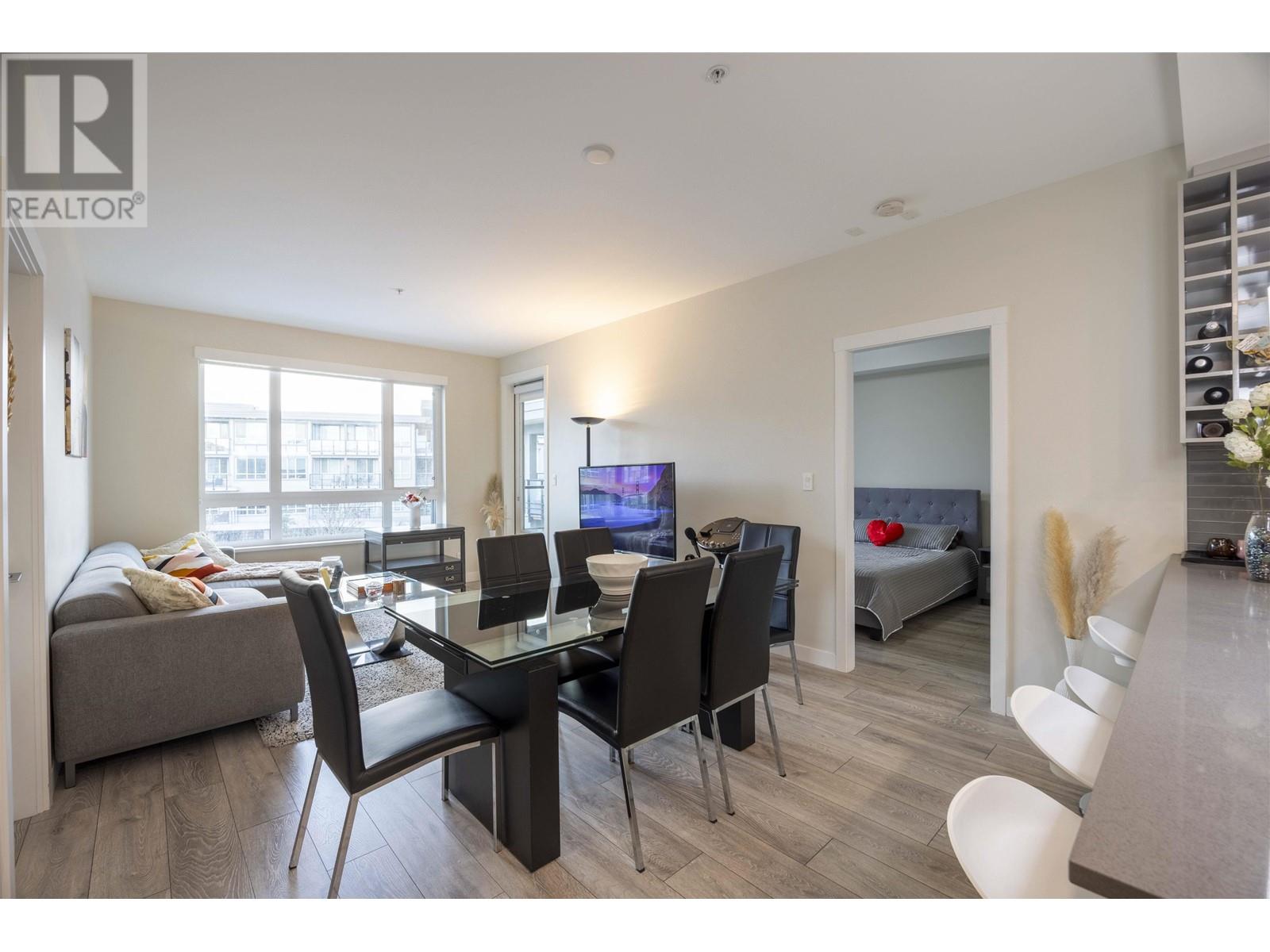 Listing Picture 3 of 23 : 320 23233 GILLEY ROAD, Richmond / 烈治文 - 魯藝地產 Yvonne Lu Group - MLS Medallion Club Member