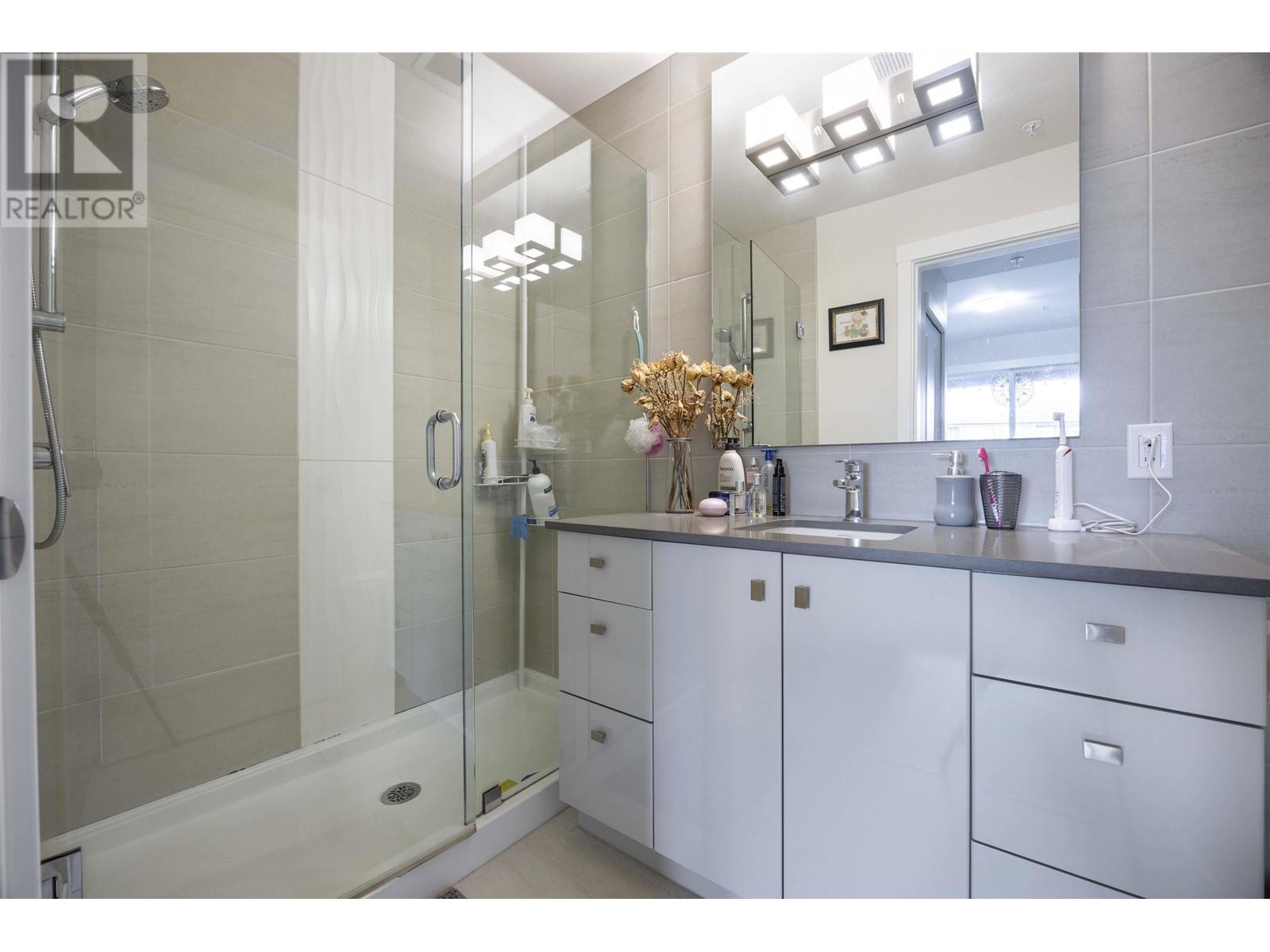 Listing Picture 14 of 23 : 320 23233 GILLEY ROAD, Richmond / 烈治文 - 魯藝地產 Yvonne Lu Group - MLS Medallion Club Member
