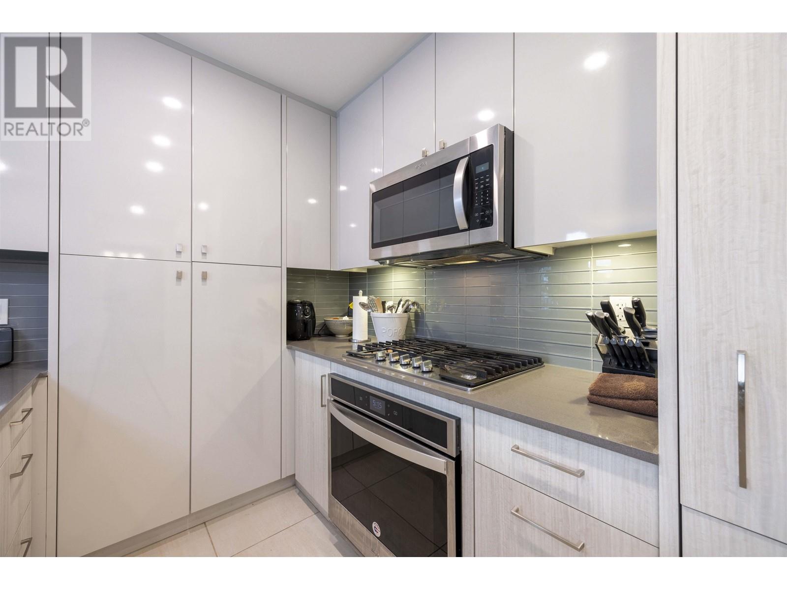 Listing Picture 11 of 23 : 320 23233 GILLEY ROAD, Richmond / 烈治文 - 魯藝地產 Yvonne Lu Group - MLS Medallion Club Member