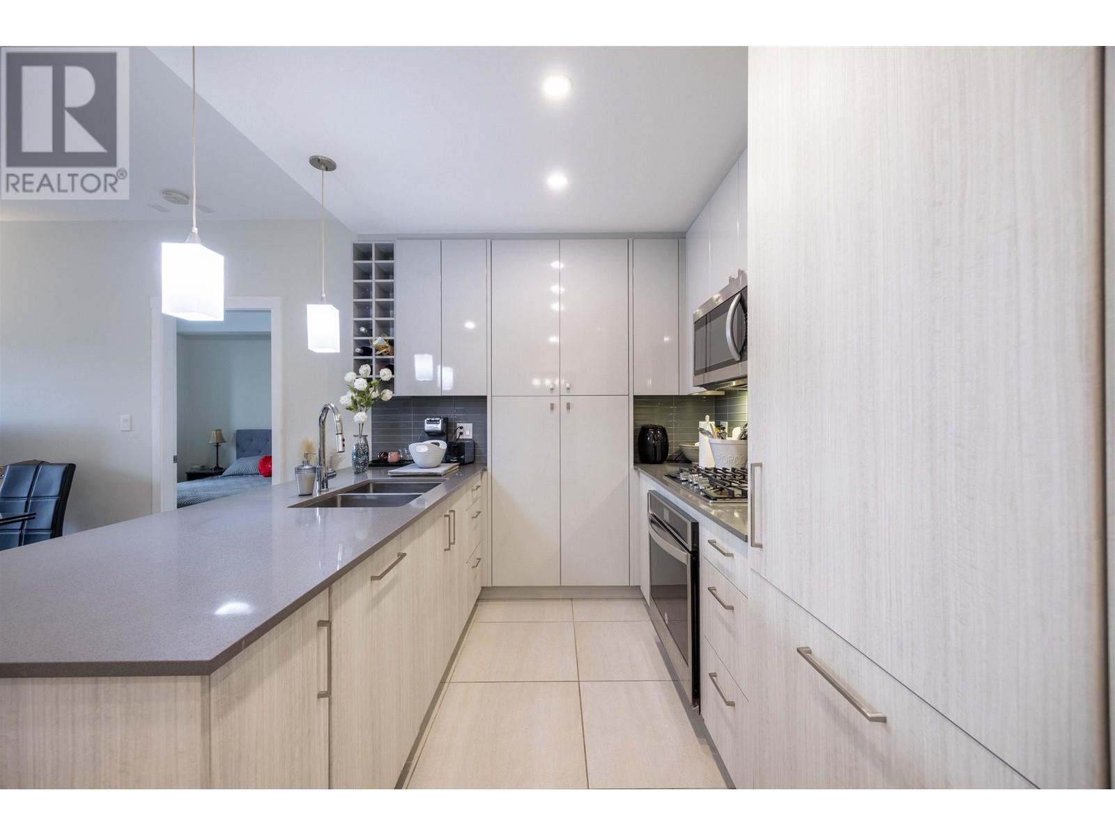 Listing Picture 10 of 23 : 320 23233 GILLEY ROAD, Richmond / 烈治文 - 魯藝地產 Yvonne Lu Group - MLS Medallion Club Member