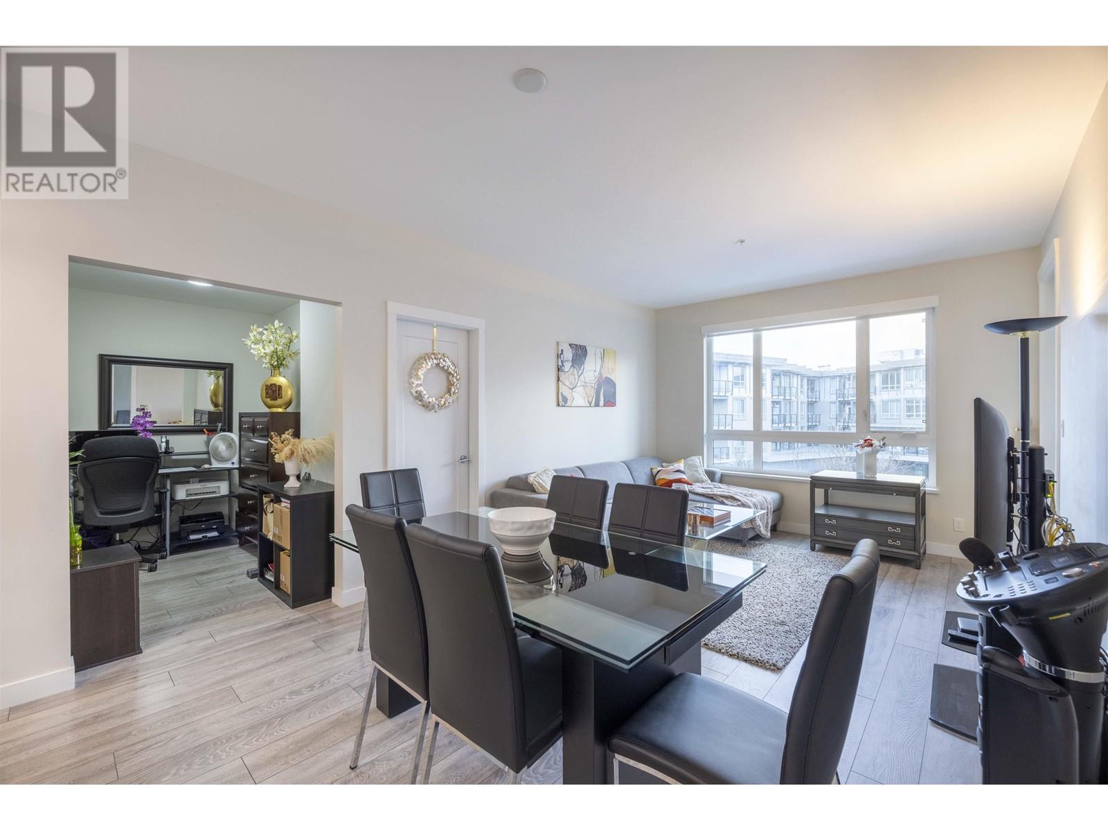 Listing Picture 2 of 23 : 320 23233 GILLEY ROAD, Richmond / 烈治文 - 魯藝地產 Yvonne Lu Group - MLS Medallion Club Member